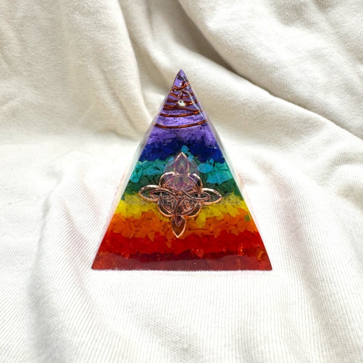 Pirámide Orgon 7 Chakras Y Nudo De Brujas